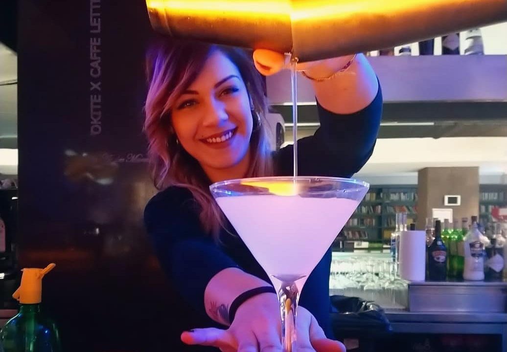 lavoro barmaid barlady